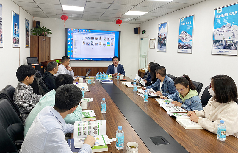 华中科技大学、中南大学一行莅临Vsport生产基地考察调研.jpg 华中科技大学、中南大学一行莅临Vsport生产基地考察调研.jpg