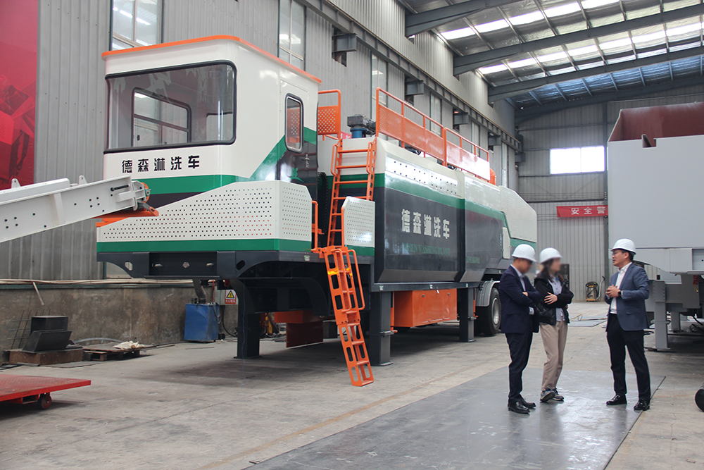 Vsport移动淋洗修复设备.jpg Vsport移动淋洗修复设备